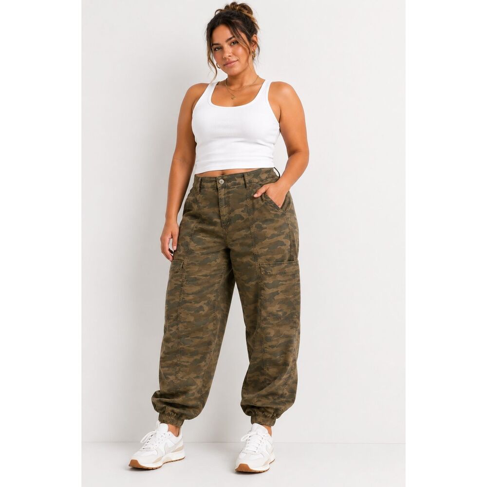 American Eagle Stretch High Rise Baggy Cargo Joggers Camo Size 12 Short